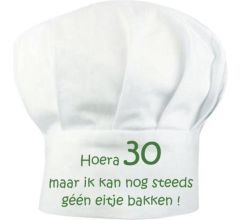 Benza Koksmuts voor volwassenen - Hoera 30 maar ik kan nog steeds géén eitje bakken!