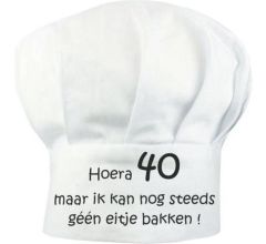 Benza Koksmuts voor volwassenen - Hoera 40 maar ik kan nog steeds géén eitje bakken!